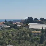 Maison Traditionnelle Sur Les Collines Nicoises
